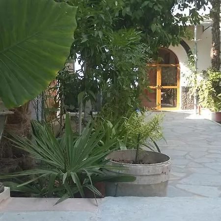 بيت ضيافة Hashorva Gjirokastër