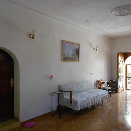بيت ضيافة Hashorva Gjirokastër